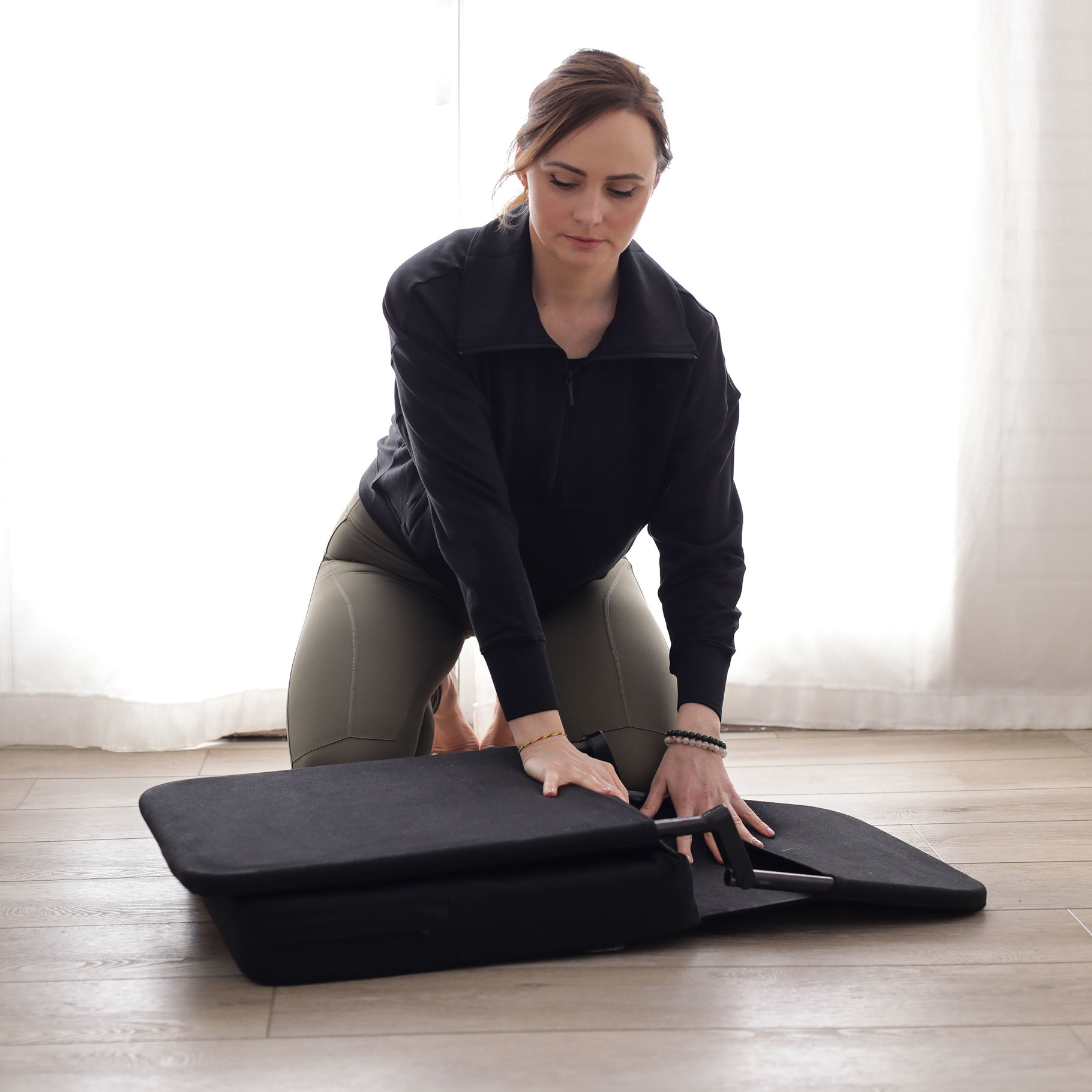 Yoga-Mad folding meditation chair